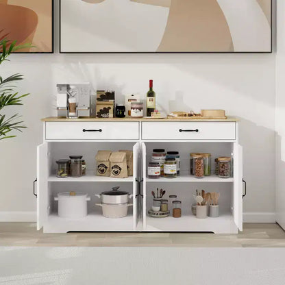 Credenza AndMakers in legno bianco da 55,91 pollici con ante dal design Shaker