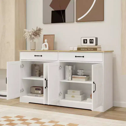 Credenza AndMakers in legno bianco da 55,91 pollici con ante dal design Shaker