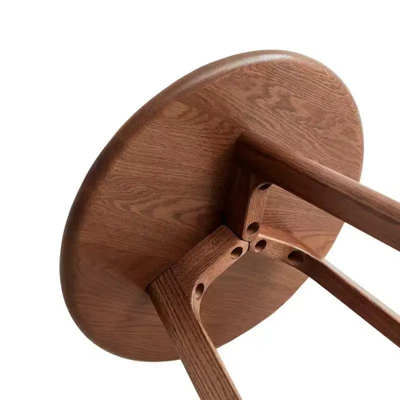 GDFStudio Wallis Tavolino rotondo con tre gambe in rovere massello, altezza 19,7, stile minimalista
