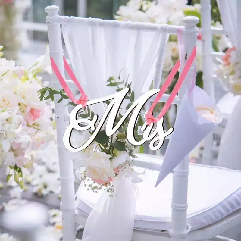 1 Pair Mr and Mrs Chair Signs Wooden Bride and Groom Signs Decoration Chair Back Hanging Pendant with Ribbon Wedding Hanging Sign for Wedding