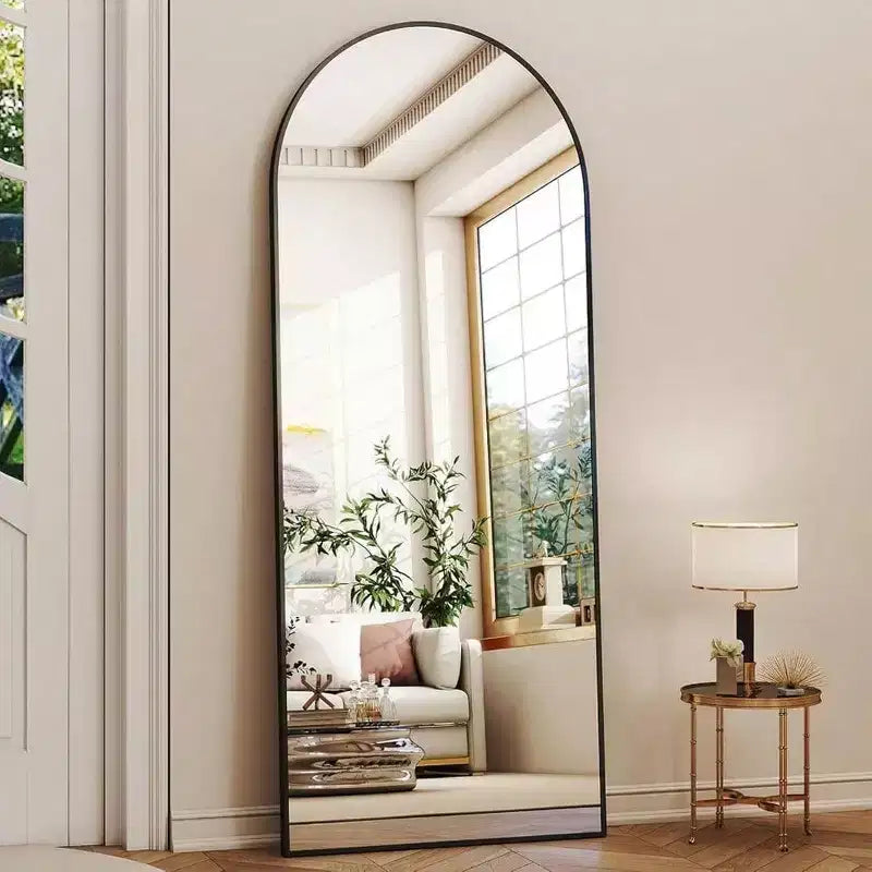 Specchio a figura intera ad arco da 56 pollici con cornice in lega di alluminio nero, specchio da terra o da parete, grande specchiera.