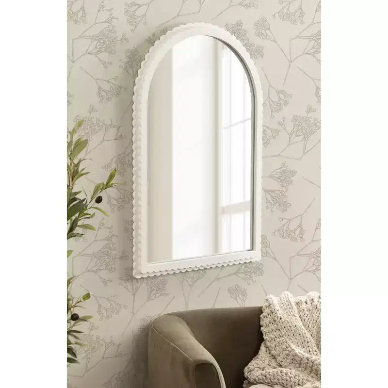 Specchio ad arco in legno Scallia Kate and Laurel, bianco, 20x30