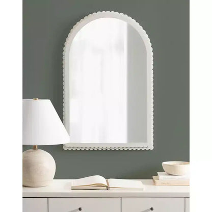 Specchio ad arco in legno Scallia Kate and Laurel, bianco, 20x30