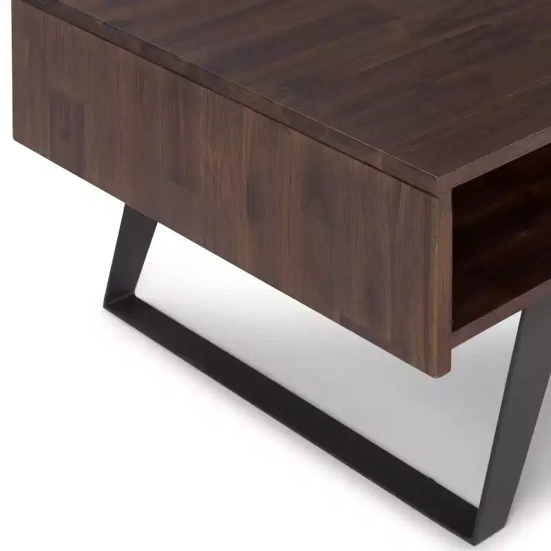 Tavolino Mitchell: industriale urbano, metallo e legno massello, cassetto portaoggetti - WyndenHall