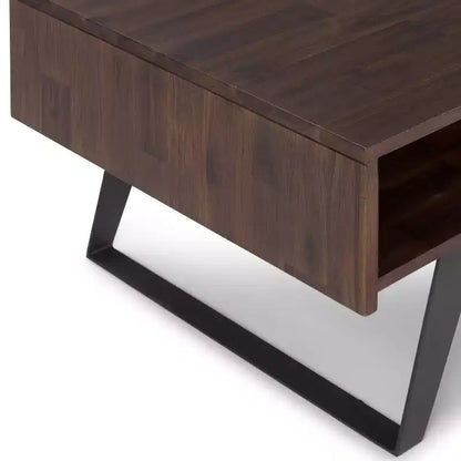 Tavolino Mitchell: industriale urbano, metallo e legno massello, cassetto portaoggetti - WyndenHall