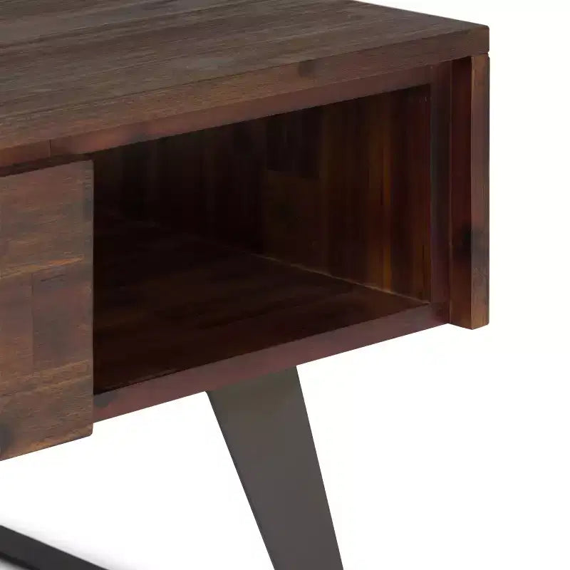 Tavolino Mitchell: industriale urbano, metallo e legno massello, cassetto portaoggetti - WyndenHall