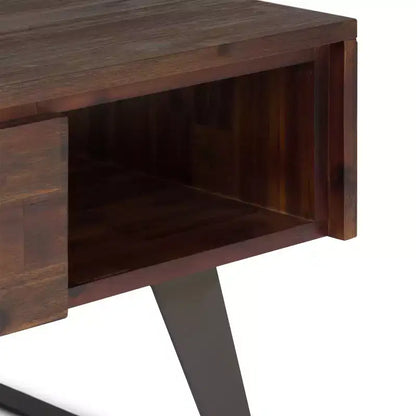 Tavolino Mitchell: industriale urbano, metallo e legno massello, cassetto portaoggetti - WyndenHall