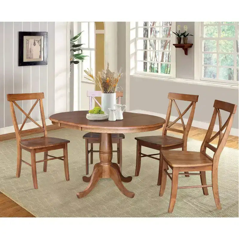 Set Tavolo da Pranzo Rotondo Estensibile International Concepts 36 con 4 Sedie a Croce