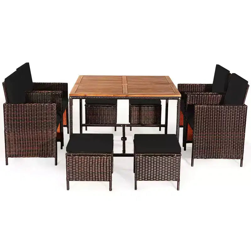 Costway Set da Pranzo 9 Pezzi in Rattan da Esterno con Sedie Imbottite Pouf Tavolo con Piano in Legno Bianco/Rosso/Nero