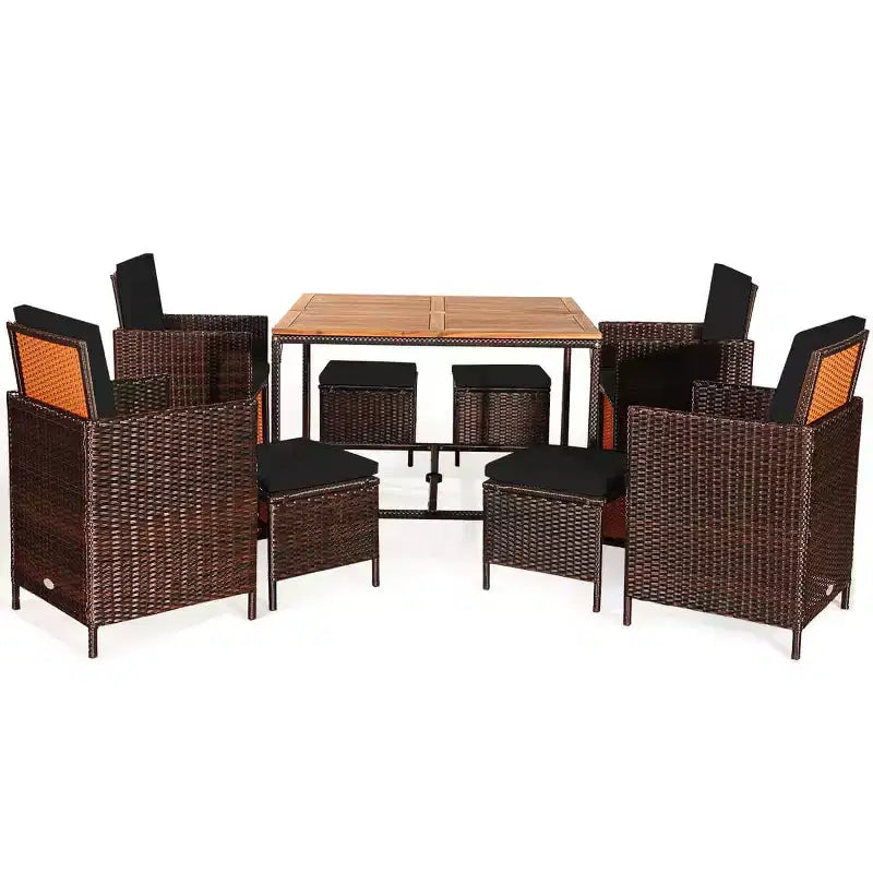 Costway Set da Pranzo 9 Pezzi in Rattan da Esterno con Sedie Imbottite Pouf Tavolo con Piano in Legno Bianco/Rosso/Nero
