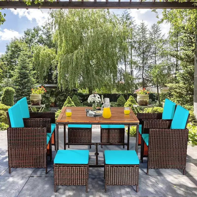 Costway Set da Pranzo 9 Pezzi in Rattan da Esterno con Sedie Imbottite Pouf Tavolo con Piano in Legno Bianco/Rosso/Nero