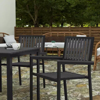 Set da pranzo Merrick Lane da 5 pezzi per interni/esterni con tavolo e quattro sedie con doghe in poliresina nera