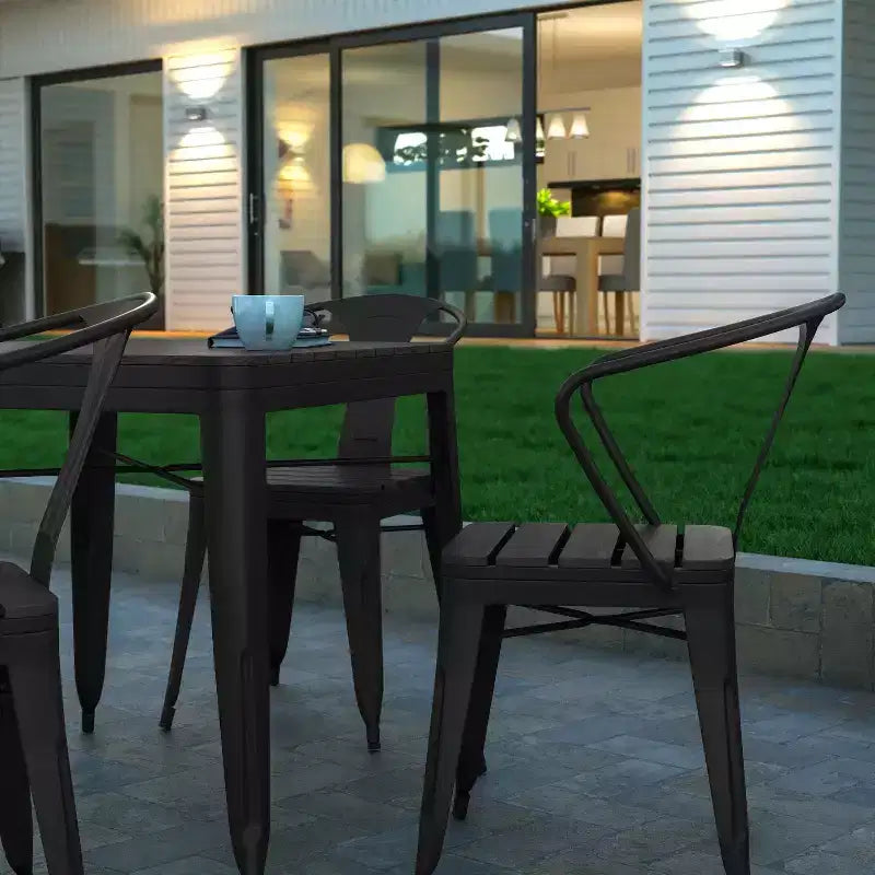 Set da patio Emma and Oliver moderno, 5 pezzi, resistente alle intemperie e alla ruggine, in acciaio nero e poliresina, con tavolo e 4 sedie, per interni ed esterni