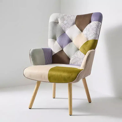 Poltrona Wingback FERPIT Patchwork con Rivestimento in Tessuto e Gambe in Legno di Gomma