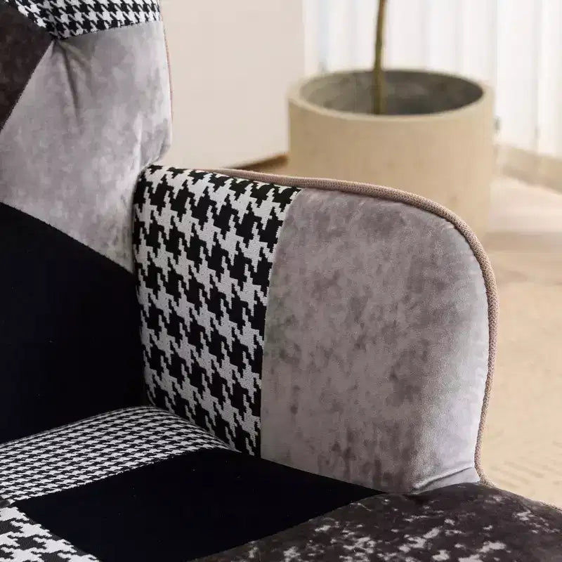 Poltrona Wingback FERPIT Patchwork con Rivestimento in Tessuto e Gambe in Legno di Gomma