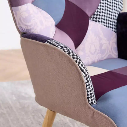 Poltrona Wingback FERPIT Patchwork con Rivestimento in Tessuto e Gambe in Legno di Gomma