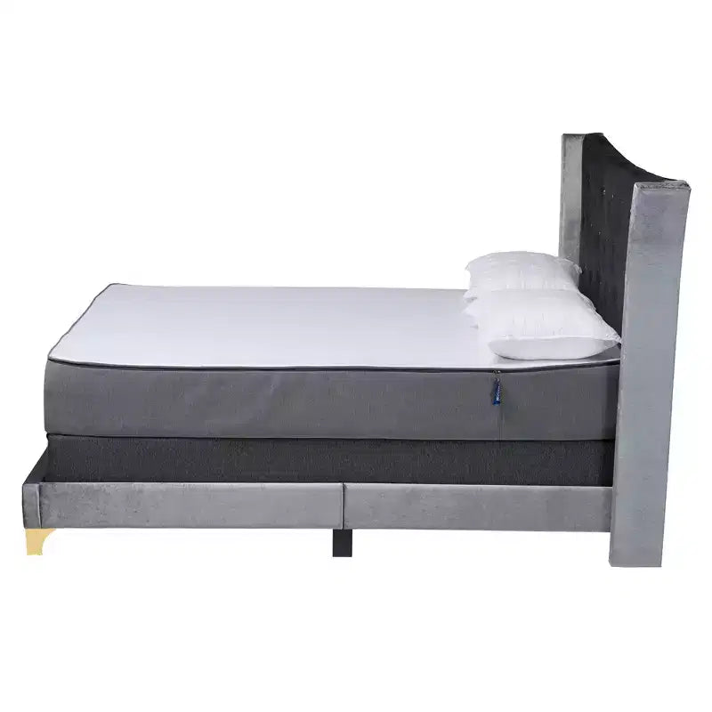 Letto con pannelli in metallo Easton di Baxton Studio, stile contemporaneo, glamour e lussuoso