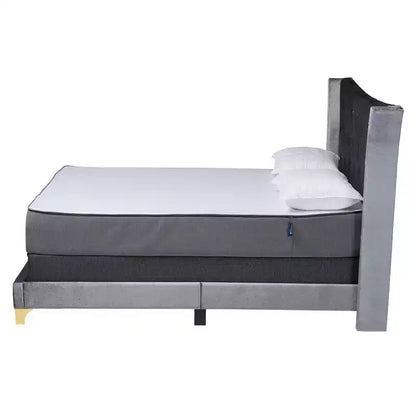 Letto con pannelli in metallo Easton di Baxton Studio, stile contemporaneo, glamour e lussuoso