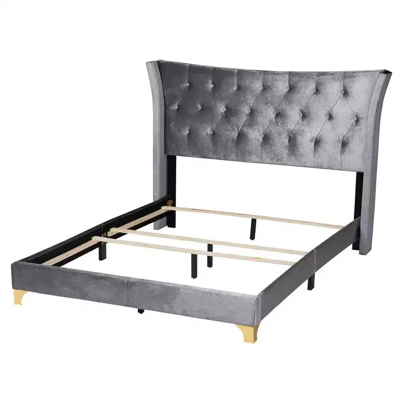 Letto con pannelli in metallo Easton di Baxton Studio, stile contemporaneo, glamour e lussuoso