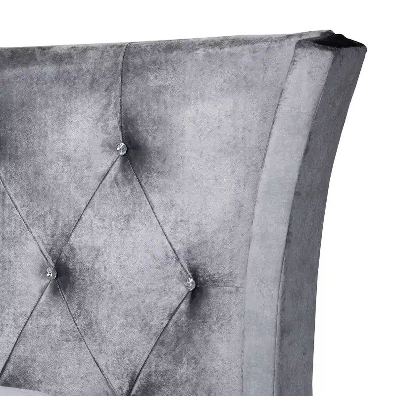 Letto con pannelli in metallo Easton di Baxton Studio, stile contemporaneo, glamour e lussuoso
