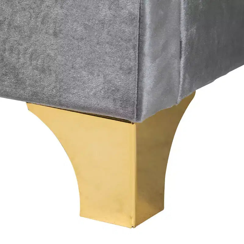Letto con pannelli in metallo Easton di Baxton Studio, stile contemporaneo, glamour e lussuoso