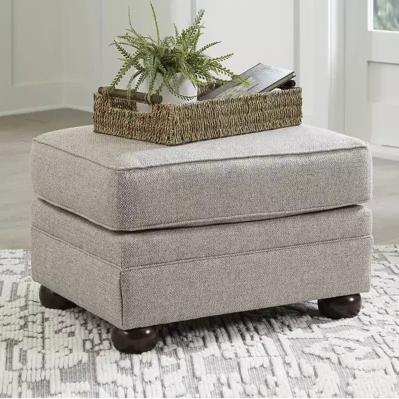 Signature Design by Ashley Gaelon, pouf con piedini torniti, imbottitura fissa, grigio e marrone
