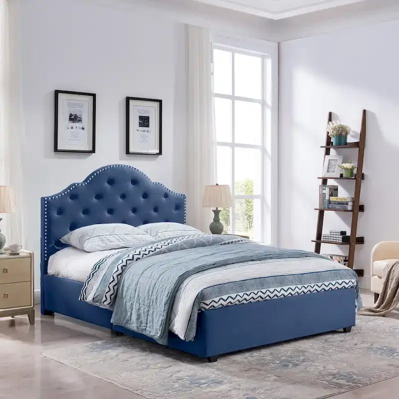 Letto imbottito trapuntato matrimoniale "Cordeaux" di Christopher Knight Home
