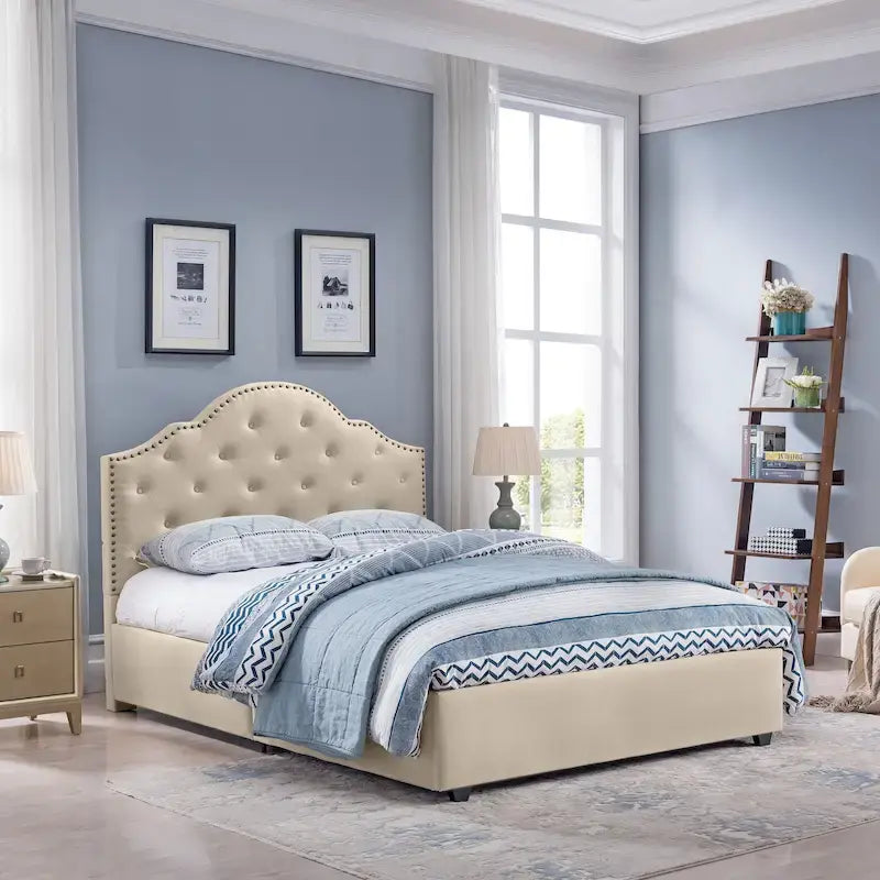 Letto imbottito trapuntato matrimoniale "Cordeaux" di Christopher Knight Home