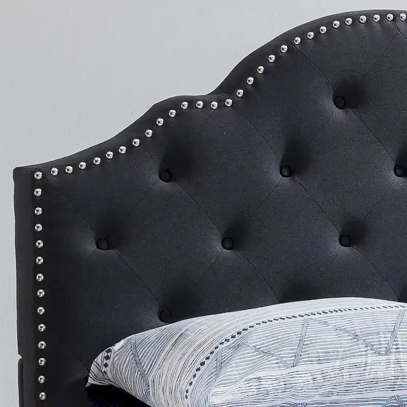 Letto imbottito trapuntato matrimoniale "Cordeaux" di Christopher Knight Home