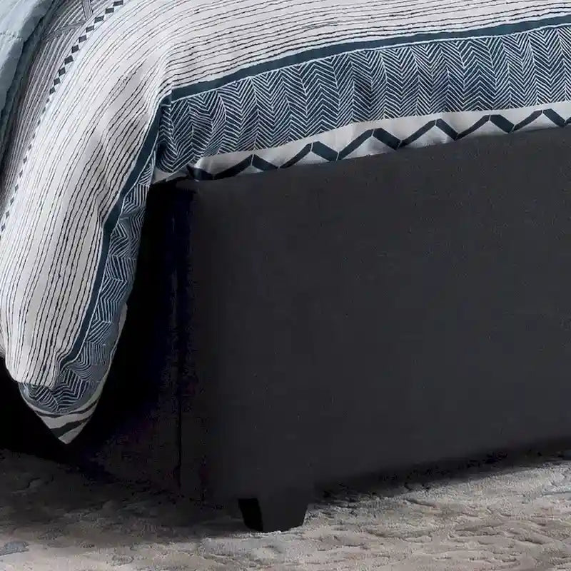Letto imbottito trapuntato matrimoniale "Cordeaux" di Christopher Knight Home