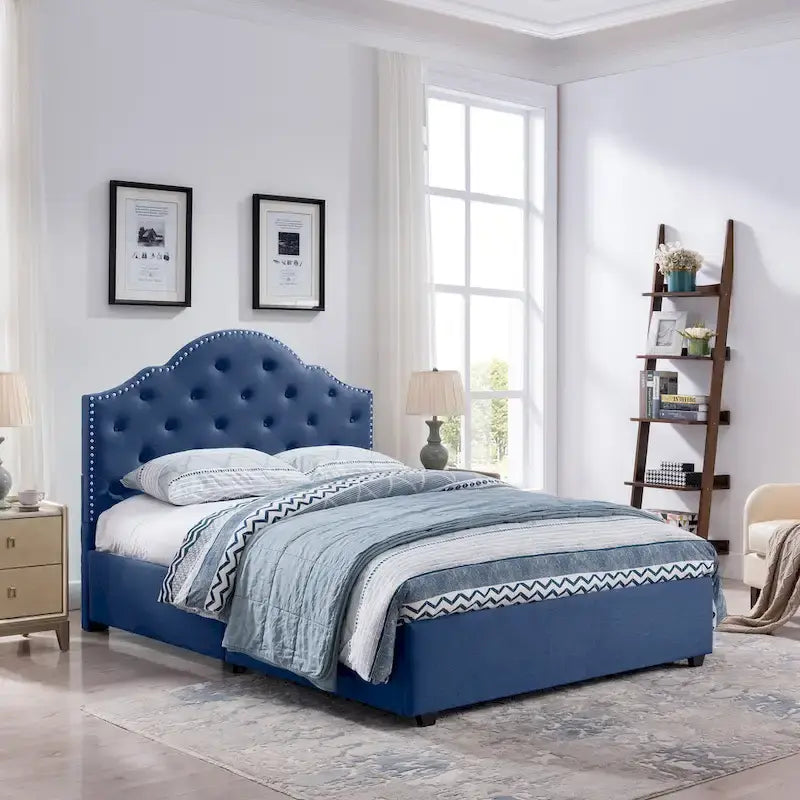 Letto imbottito trapuntato matrimoniale "Cordeaux" di Christopher Knight Home
