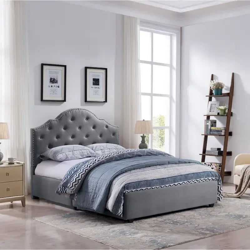 Letto imbottito trapuntato matrimoniale "Cordeaux" di Christopher Knight Home