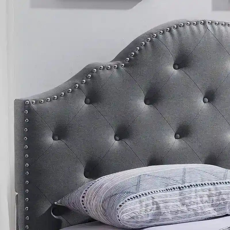 Letto imbottito trapuntato matrimoniale "Cordeaux" di Christopher Knight Home