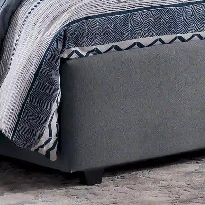 Letto imbottito trapuntato matrimoniale "Cordeaux" di Christopher Knight Home