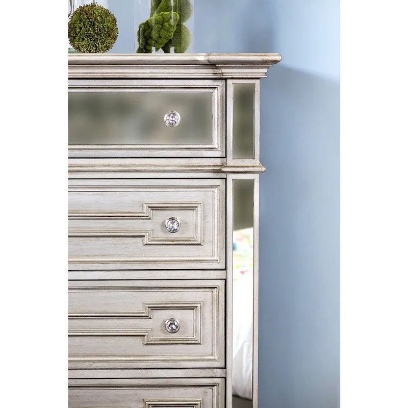 Cassettiera a 5 cassetti Eaen Glam Champagne in legno massello di Furniture of America