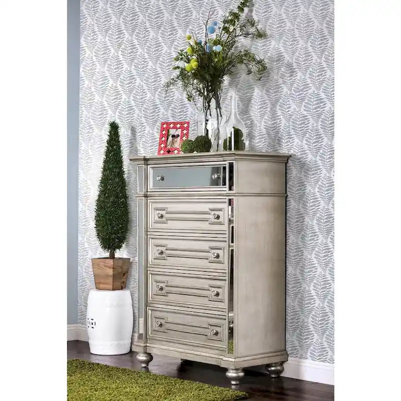 Cassettiera a 5 cassetti Eaen Glam Champagne in legno massello di Furniture of America