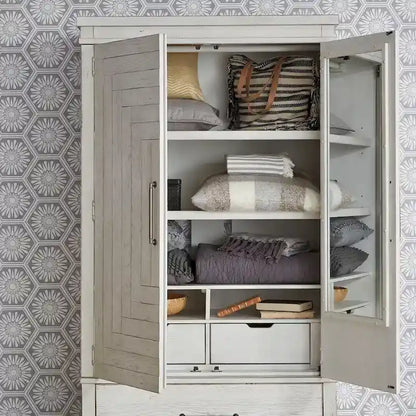 Armadio Modern Farmhouse Bianco Effetto Consumato da Mercatino delle Pulci