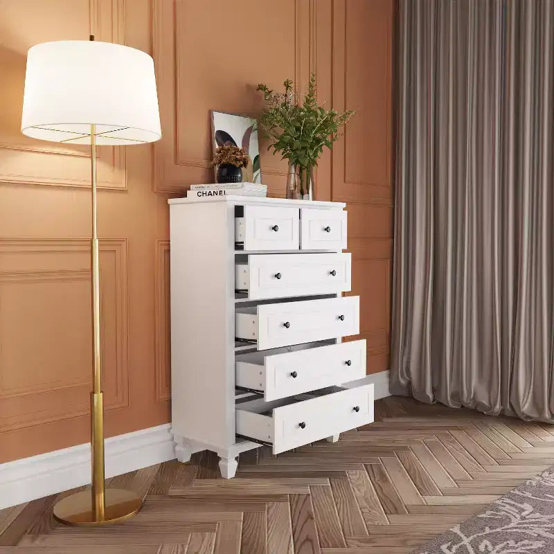 Comò verticale moderno Famapy bianco a 6 cassetti con gambe robuste e maniglie in metallo