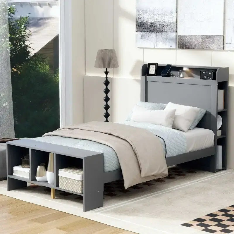 Letto a piattaforma con mensole integrate, luce LED e porte USB, full/twin size