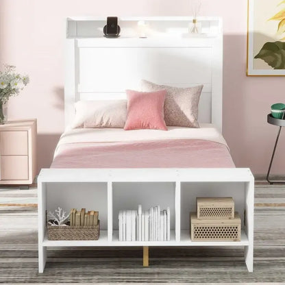 Letto a piattaforma con mensole integrate, luce LED e porte USB, full/twin size