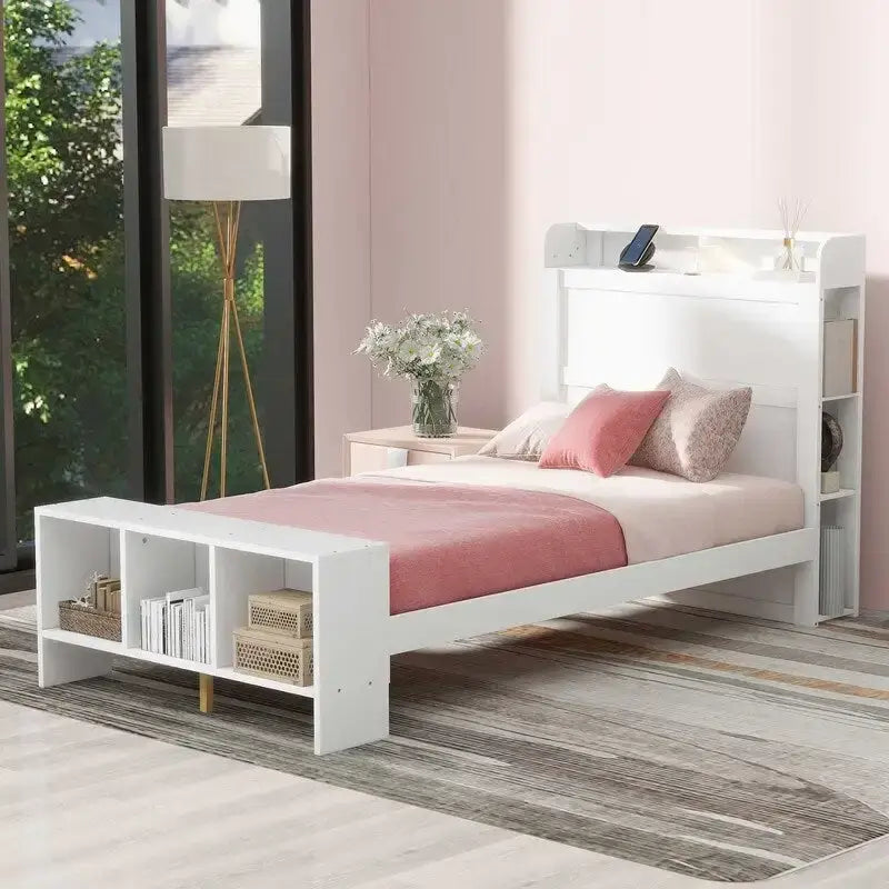 Letto a piattaforma con mensole integrate, luce LED e porte USB, full/twin size
